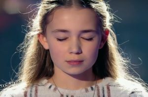 Mini Diva Alert! Little Girl Kiara Wows the World with Powerhouse